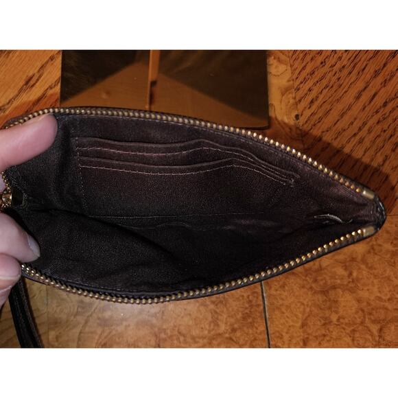 Coach Corner Brown Cross Grain Leather Wristlet - Picture 7 of 8